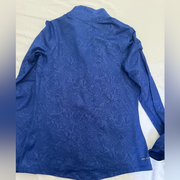 Nike half zip up top - Picture 2 of 4